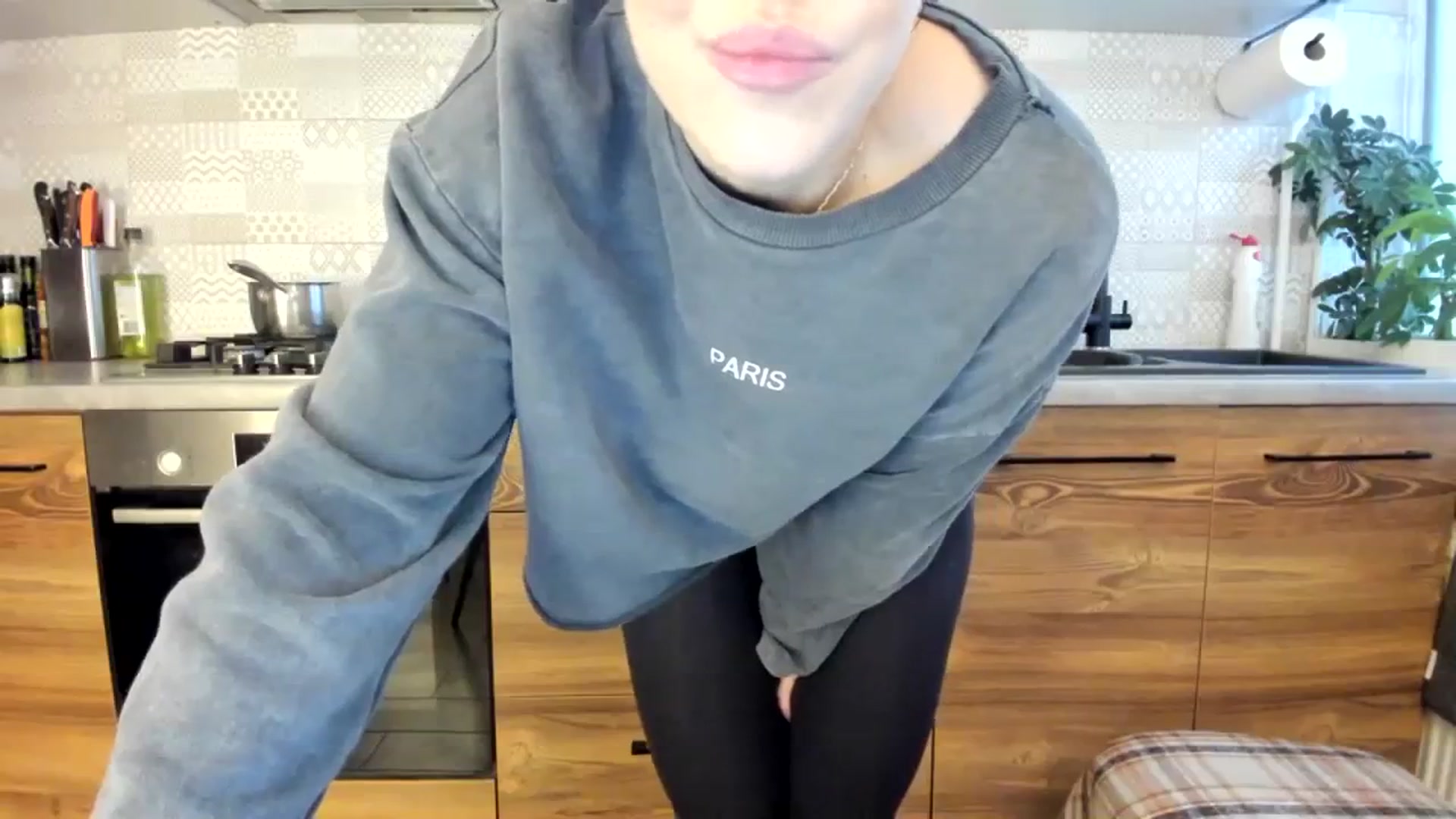 Gallery image thumbnail from MissNelly_'s myfreecams stream on, 12/14/2023, 10:42 image 10 of 20