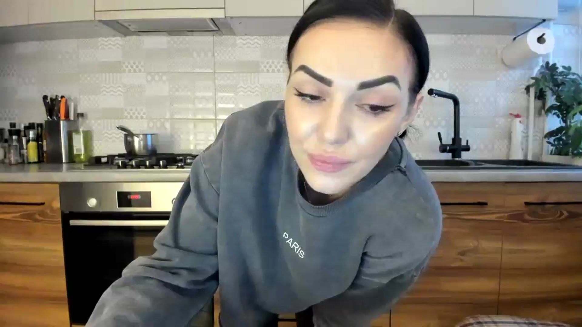 Gallery image thumbnail from MissNelly_'s myfreecams stream on, 12/14/2023, 10:42 image 5 of 20