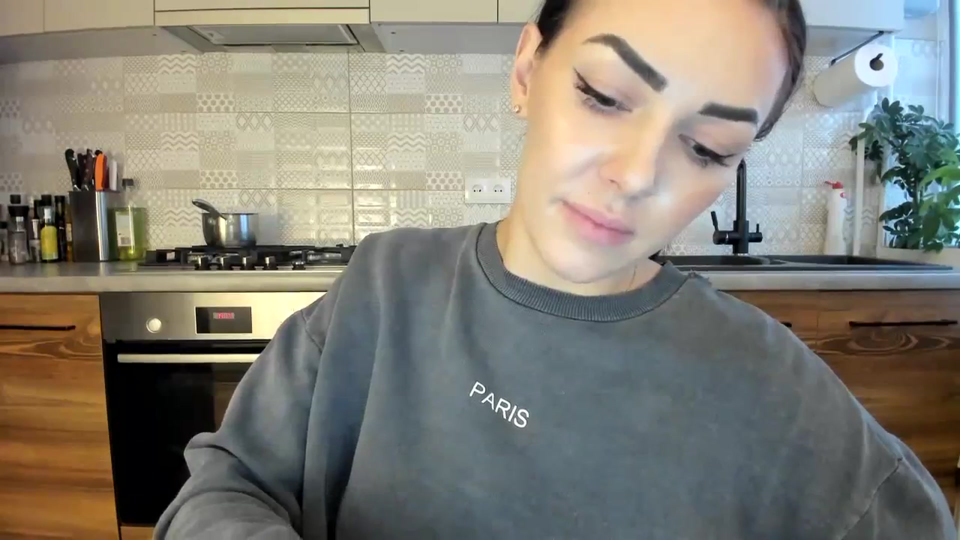 Gallery image thumbnail from MissNelly_'s myfreecams stream on, 12/14/2023, 12:37 image 9 of 20