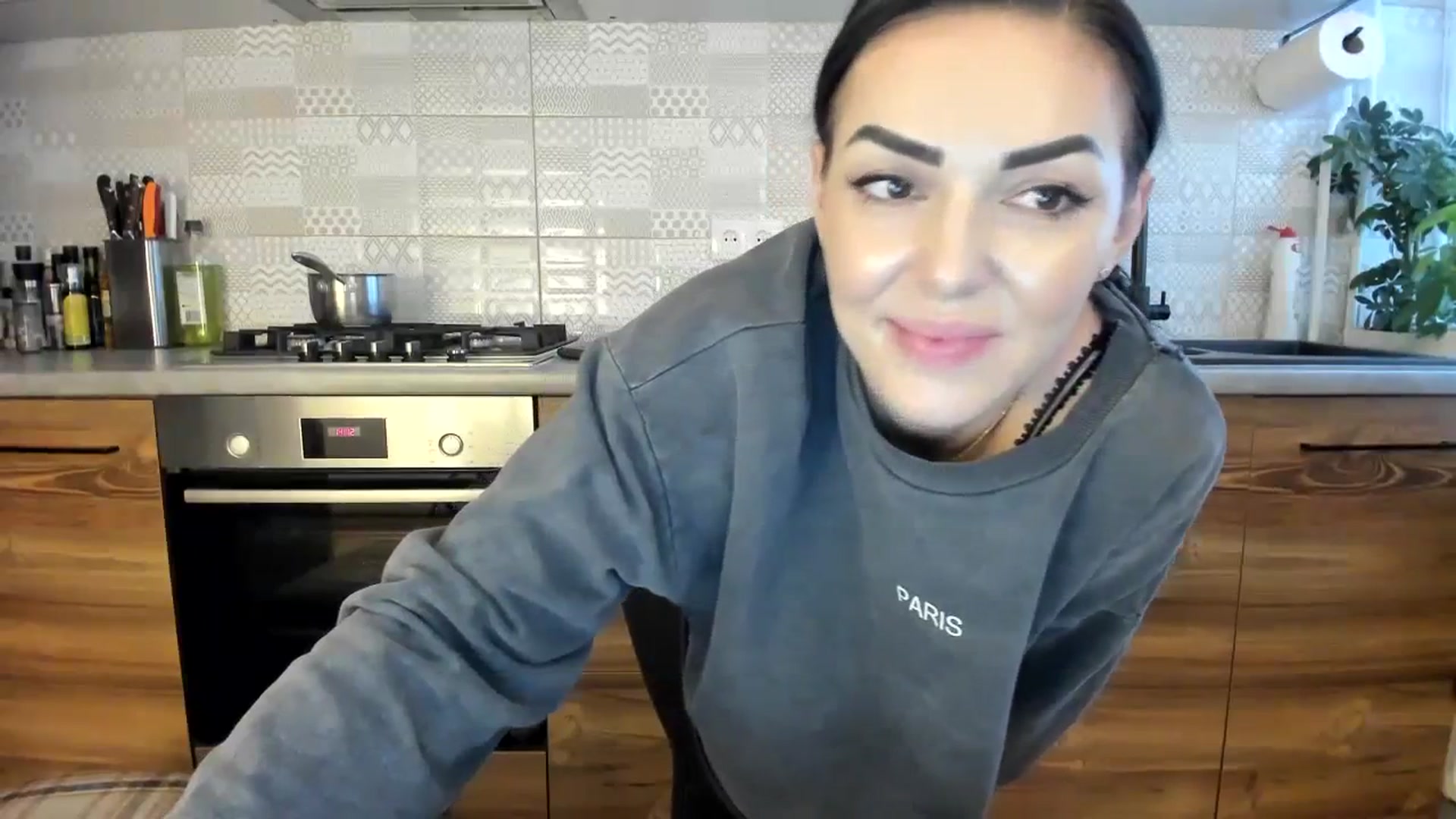 Gallery image thumbnail from MissNelly_'s myfreecams stream on, 12/14/2023, 12:37 image 5 of 20