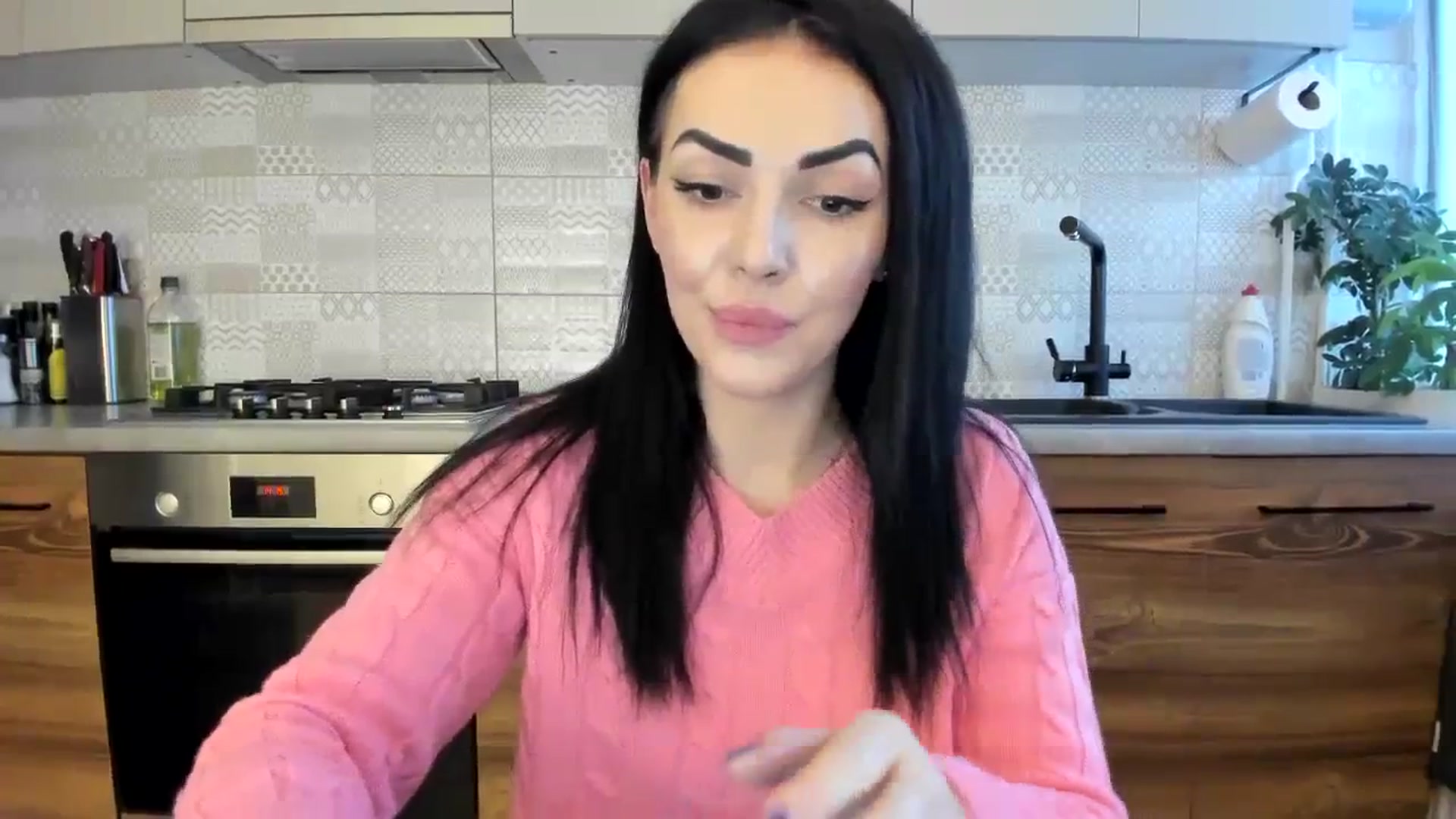 Gallery image thumbnail from MissNelly_'s myfreecams stream on, 12/15/2023, 13:30 image 10 of 20
