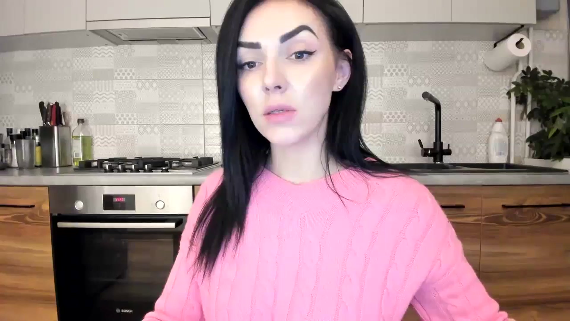Gallery image thumbnail from MissNelly_'s myfreecams stream on, 12/15/2023, 16:00 image 19 of 20