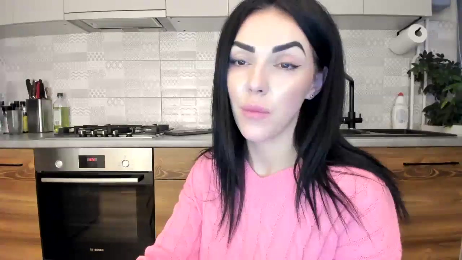 Gallery image thumbnail from MissNelly_'s myfreecams stream on, 12/15/2023, 16:00 image 6 of 20