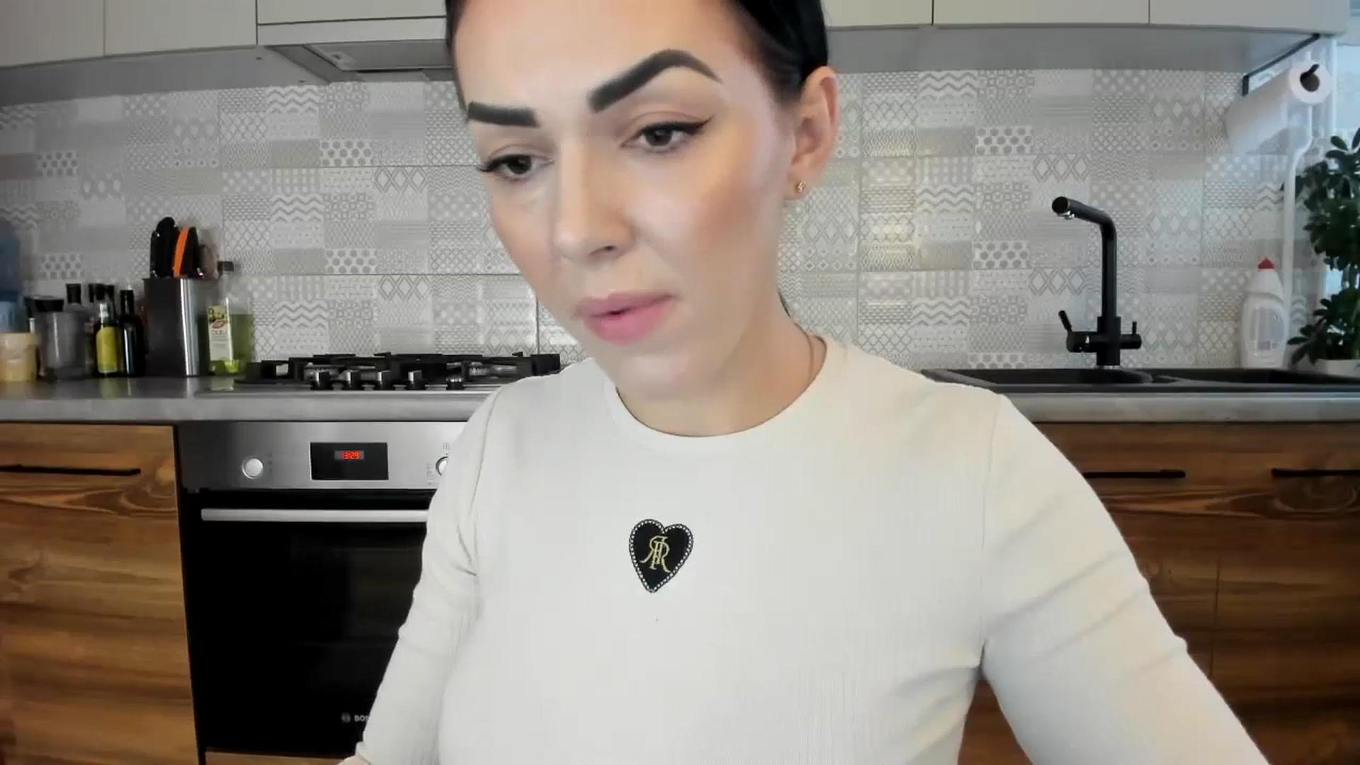 Gallery image thumbnail from MissNelly_'s myfreecams stream on, 12/21/2023, 12:04 image 13 of 20
