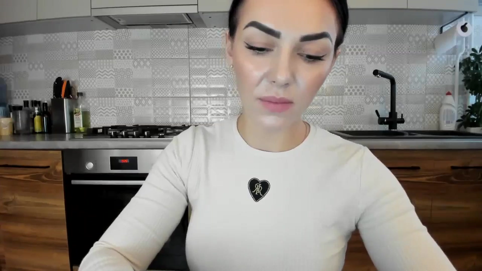 Gallery image thumbnail from MissNelly_'s myfreecams stream on, 12/21/2023, 12:04 image 12 of 20