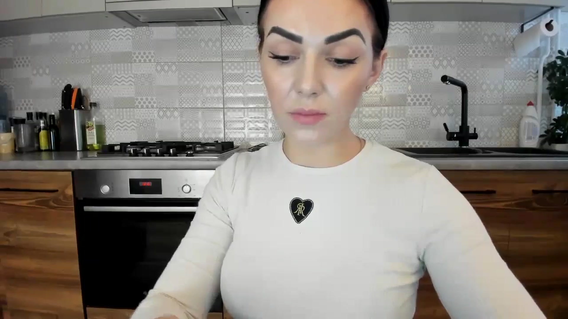 Gallery image thumbnail from MissNelly_'s myfreecams stream on, 12/21/2023, 12:04 image 8 of 20