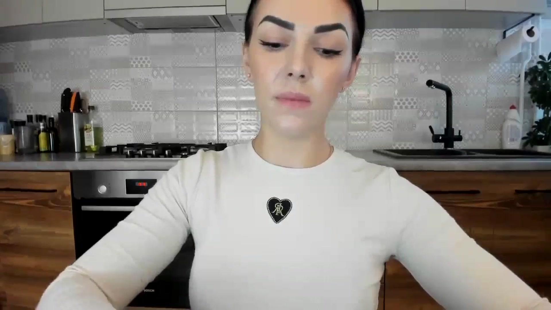 Gallery image thumbnail from MissNelly_'s myfreecams stream on, 12/21/2023, 12:04 image 10 of 20