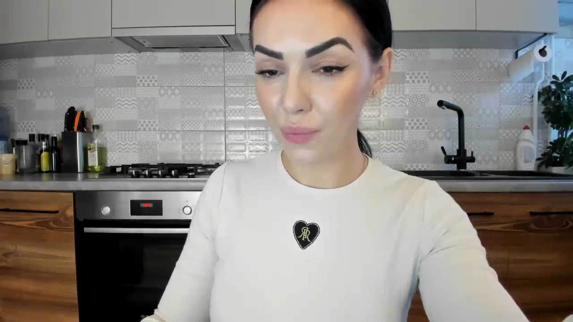 Gallery image thumbnail from MissNelly_'s myfreecams stream on, 12/21/2023, 12:04 image 19 of 20