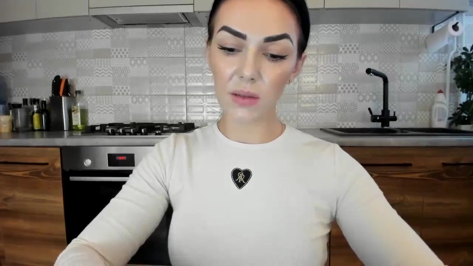 Gallery image thumbnail from MissNelly_'s myfreecams stream on, 12/21/2023, 12:04 image 9 of 20