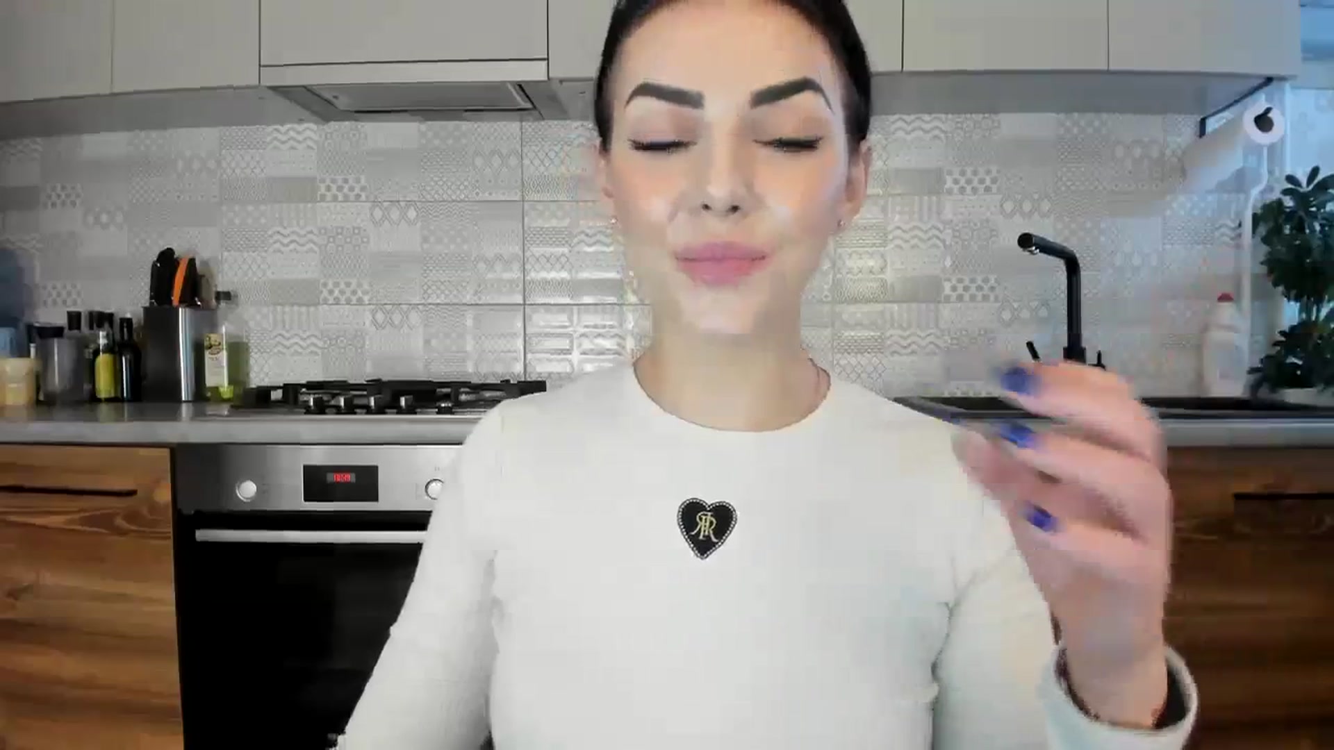 Gallery image thumbnail from MissNelly_'s myfreecams stream on, 12/21/2023, 12:04 image 18 of 20