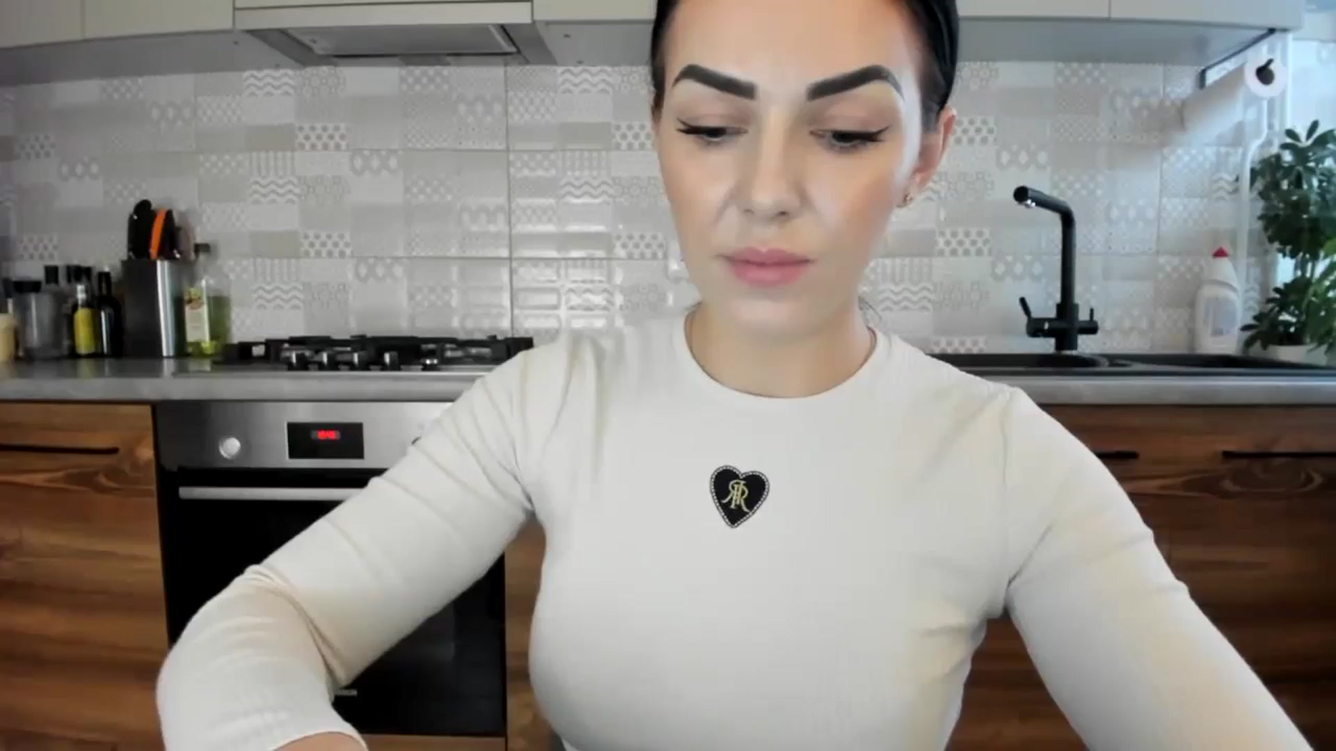 Gallery image thumbnail from MissNelly_'s myfreecams stream on, 12/21/2023, 12:04 image 1 of 20