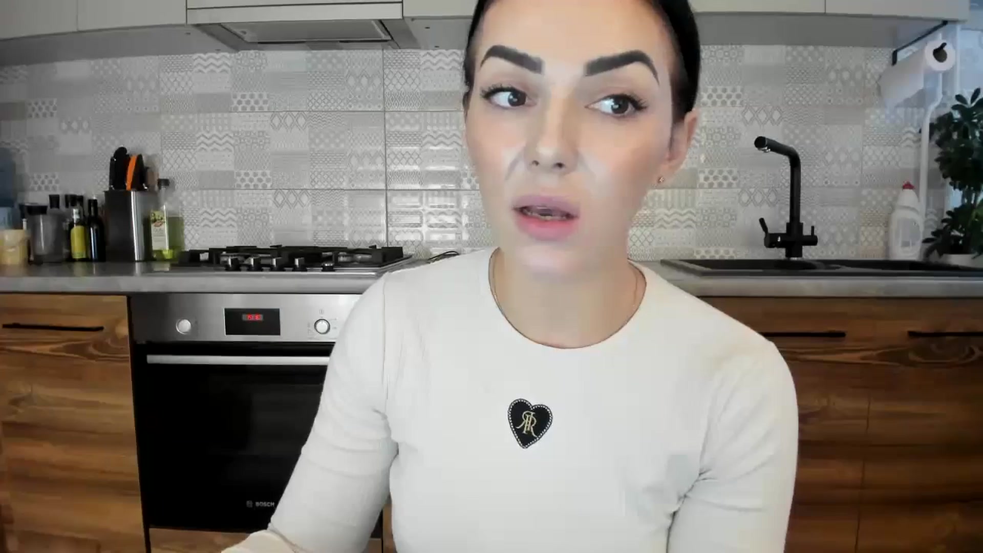 Gallery image thumbnail from MissNelly_'s myfreecams stream on, 12/21/2023, 13:28 image 19 of 20