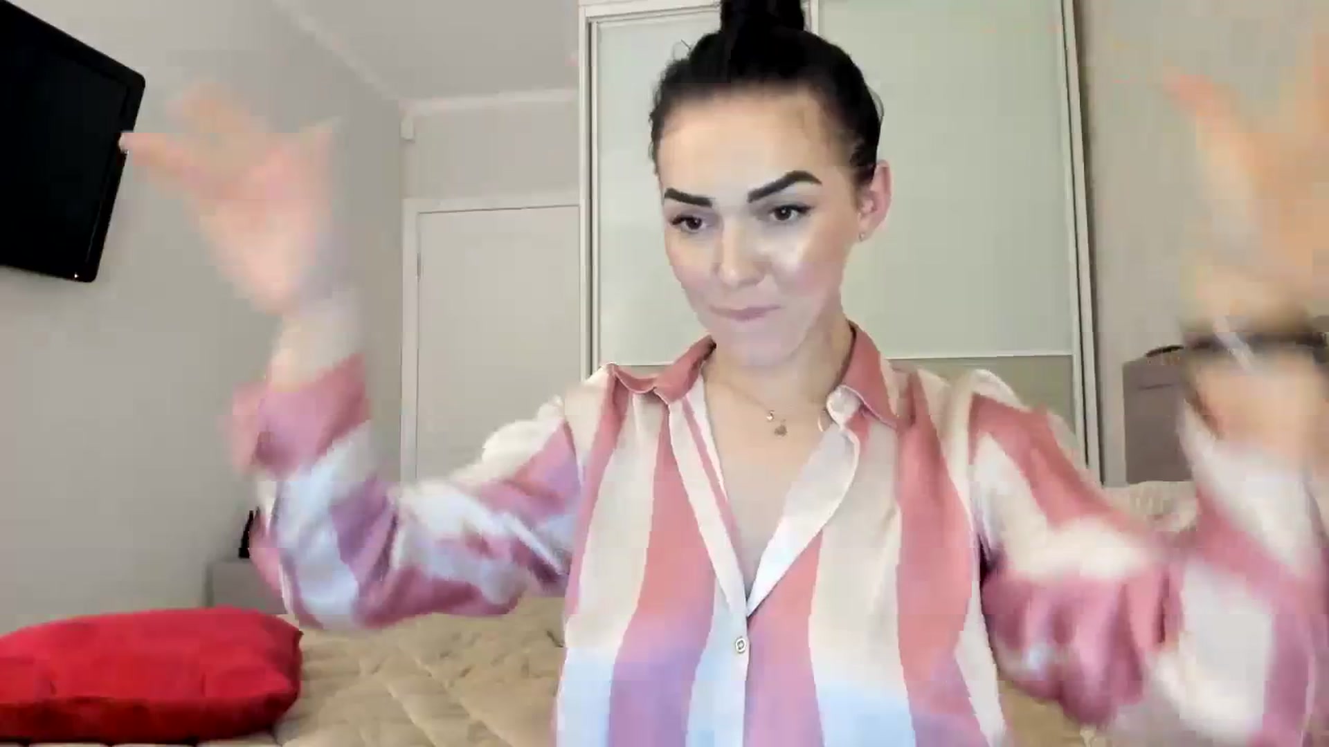 Gallery image thumbnail from MissNelly_'s myfreecams stream on, 12/23/2023, 20:48 image 18 of 20