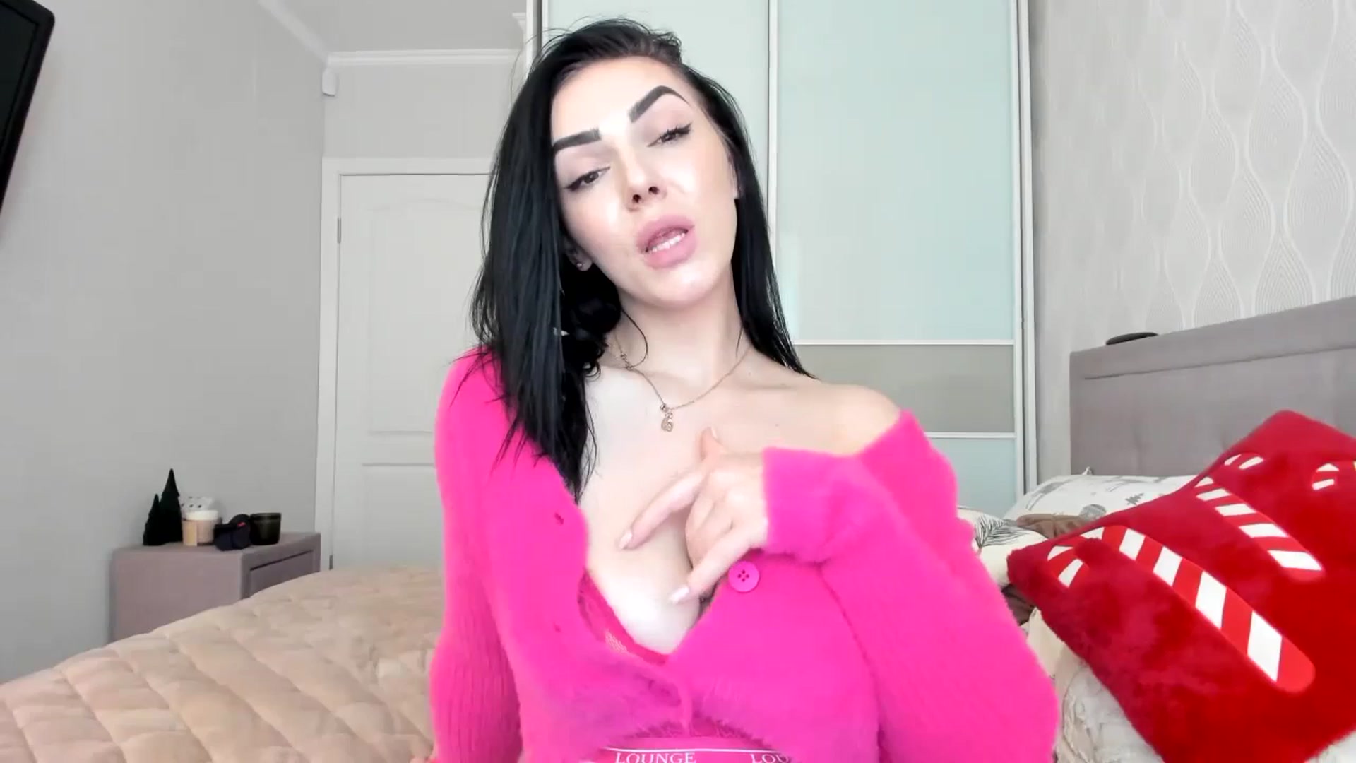 Gallery image thumbnail from MissNelly_'s myfreecams stream on, 12/28/2023, 12:53 image 17 of 20