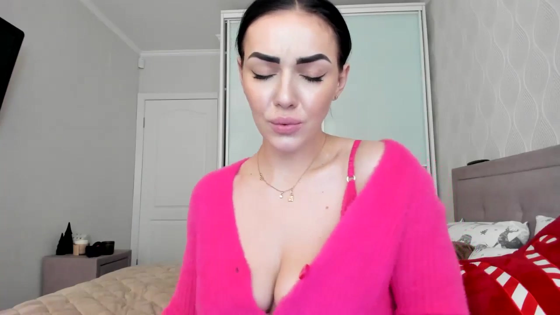 Gallery image thumbnail from MissNelly_'s myfreecams stream on, 12/28/2023, 13:47 image 5 of 20