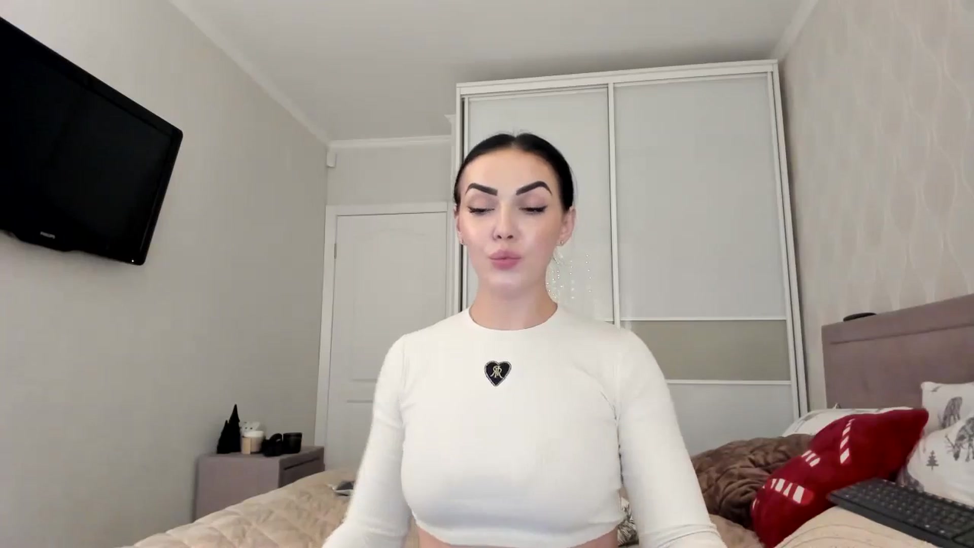 Gallery image thumbnail from MissNelly_'s myfreecams stream on, 12/28/2023, 19:20 image 20 of 20