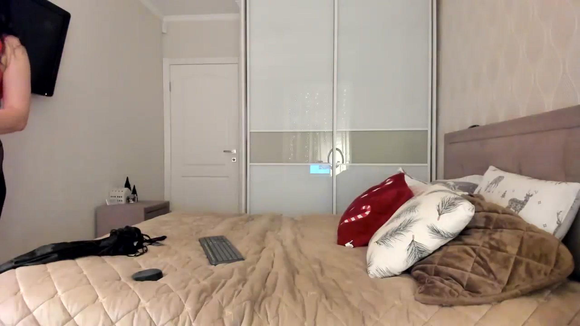 Gallery image thumbnail from MissNelly_'s myfreecams stream on, 12/29/2023, 18:42 image 6 of 20