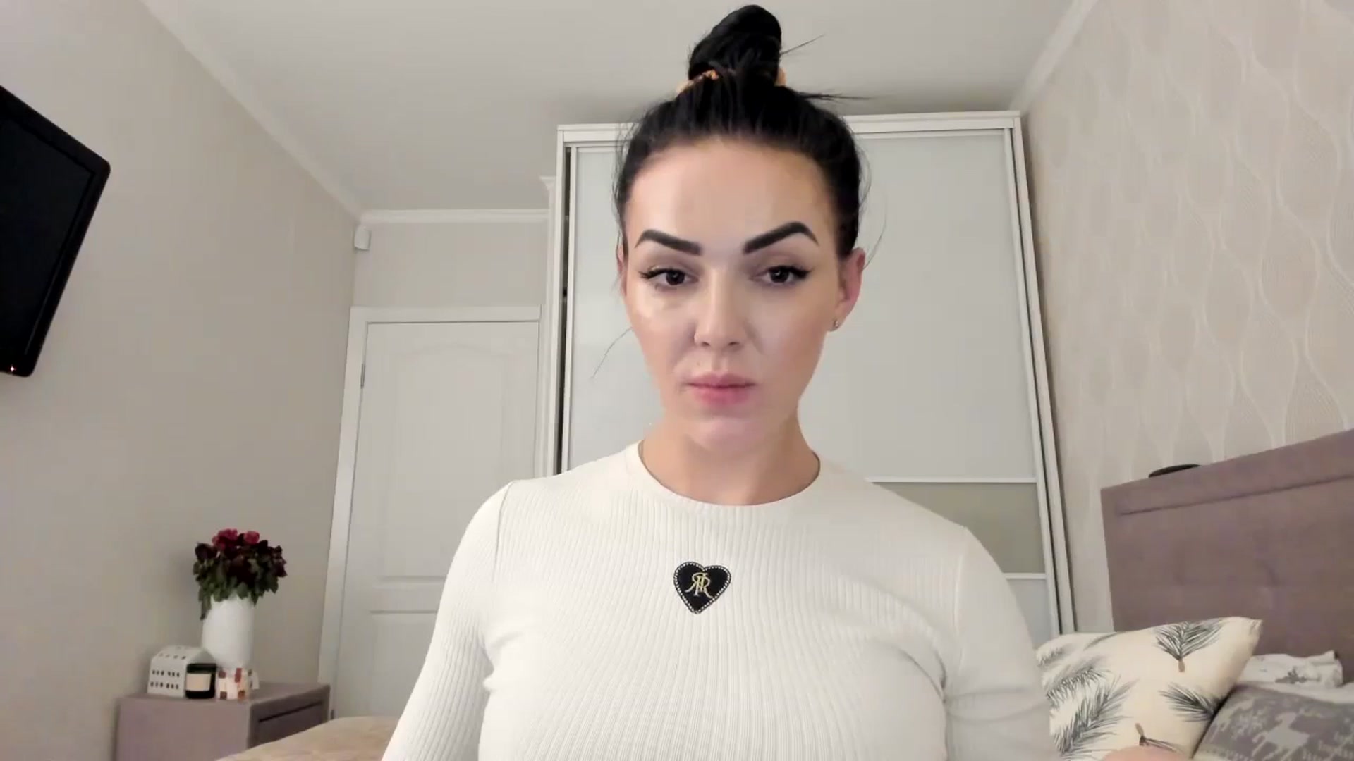 Gallery image thumbnail from MissNelly_'s myfreecams stream on, 01/07/2024, 19:10 image 11 of 20