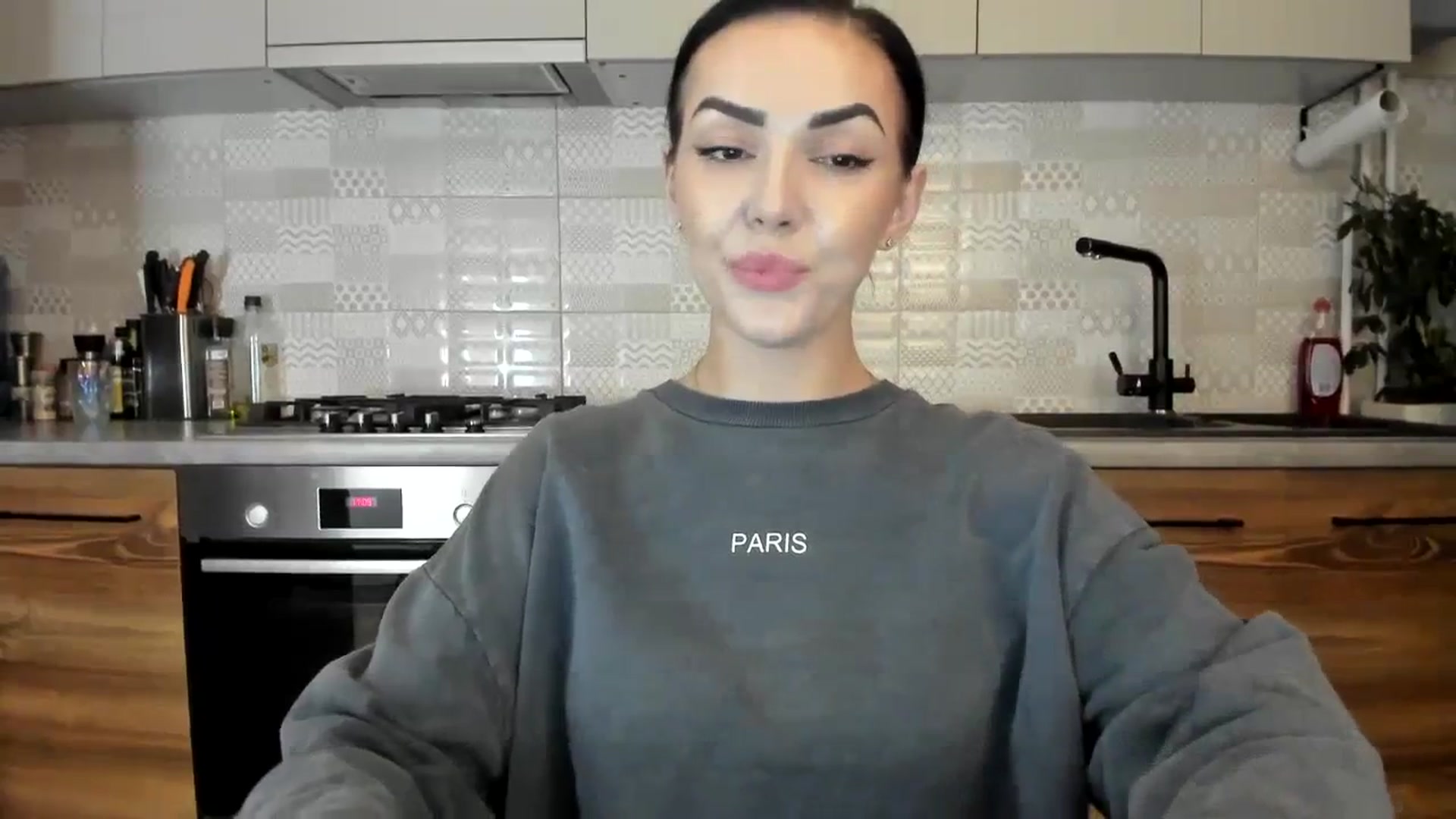 Gallery image thumbnail from MissNelly_'s myfreecams stream on, 01/08/2024, 17:42 image 3 of 20