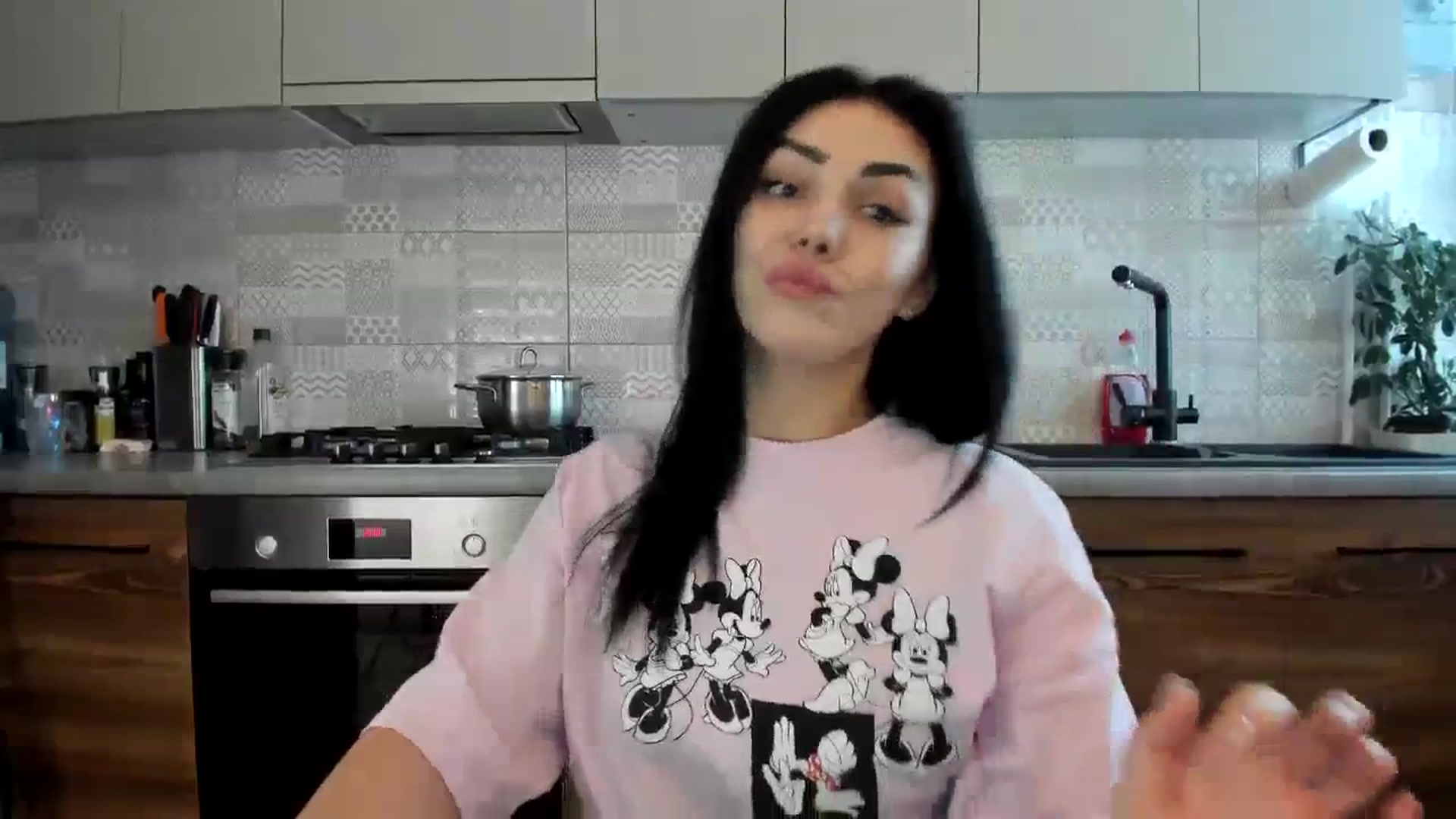 Gallery image thumbnail from MissNelly_'s myfreecams stream on, 01/10/2024, 12:58 image 7 of 20