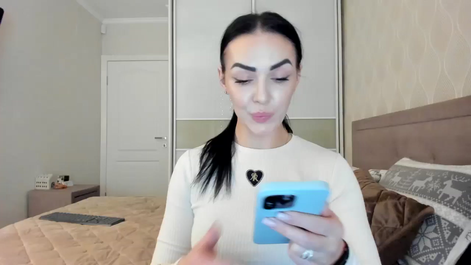 Gallery image thumbnail from MissNelly_'s myfreecams stream on, 01/11/2024, 17:47 image 1 of 20