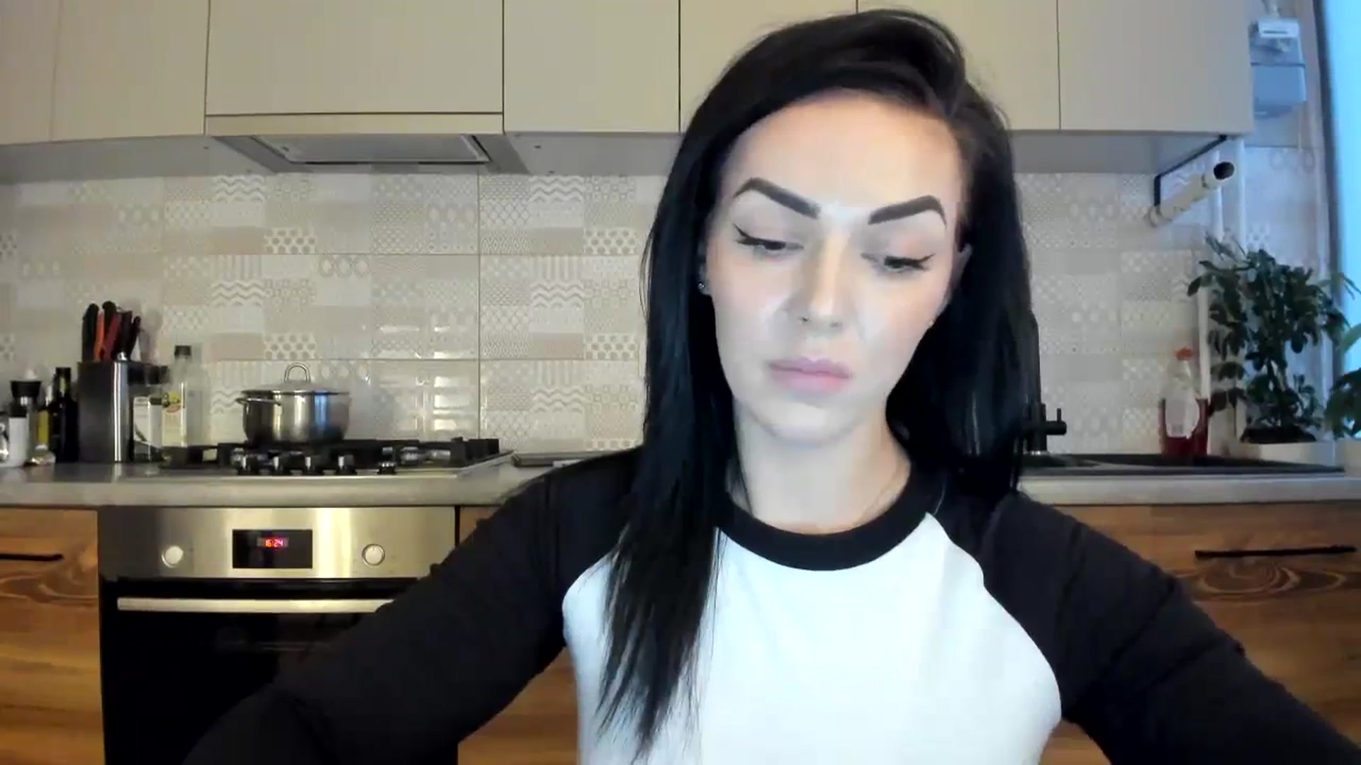 Gallery image thumbnail from MissNelly_'s myfreecams stream on, 01/13/2024, 14:57 image 14 of 20