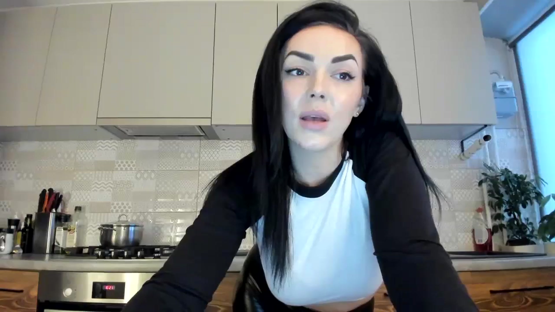 Gallery image thumbnail from MissNelly_'s myfreecams stream on, 01/13/2024, 14:57 image 12 of 20