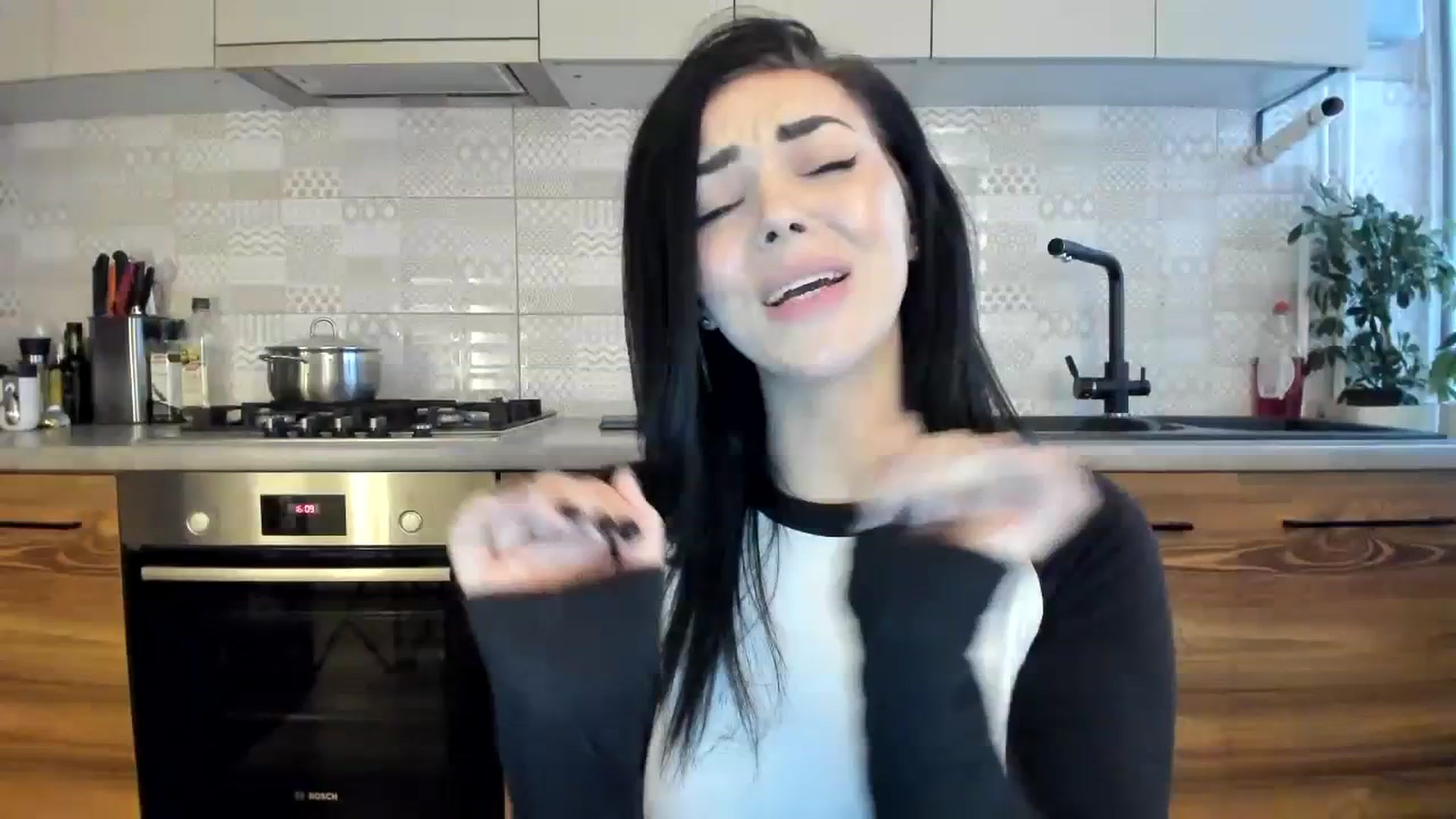 Gallery image thumbnail from MissNelly_'s myfreecams stream on, 01/13/2024, 14:57 image 2 of 20