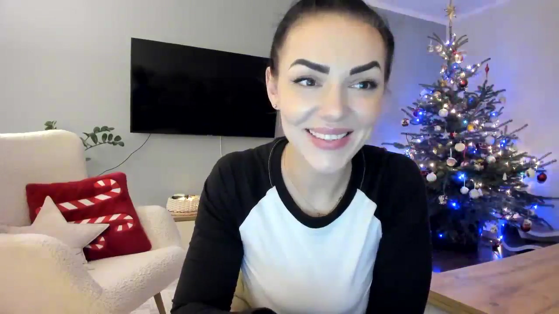 Gallery image thumbnail from MissNelly_'s myfreecams stream on, 01/14/2024, 21:23 image 6 of 20