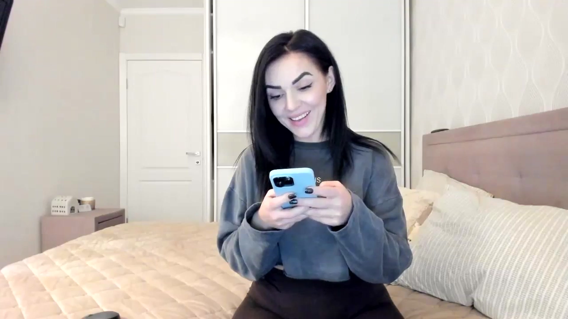 Gallery image thumbnail from MissNelly_'s myfreecams stream on, 01/24/2024, 14:00 image 3 of 20