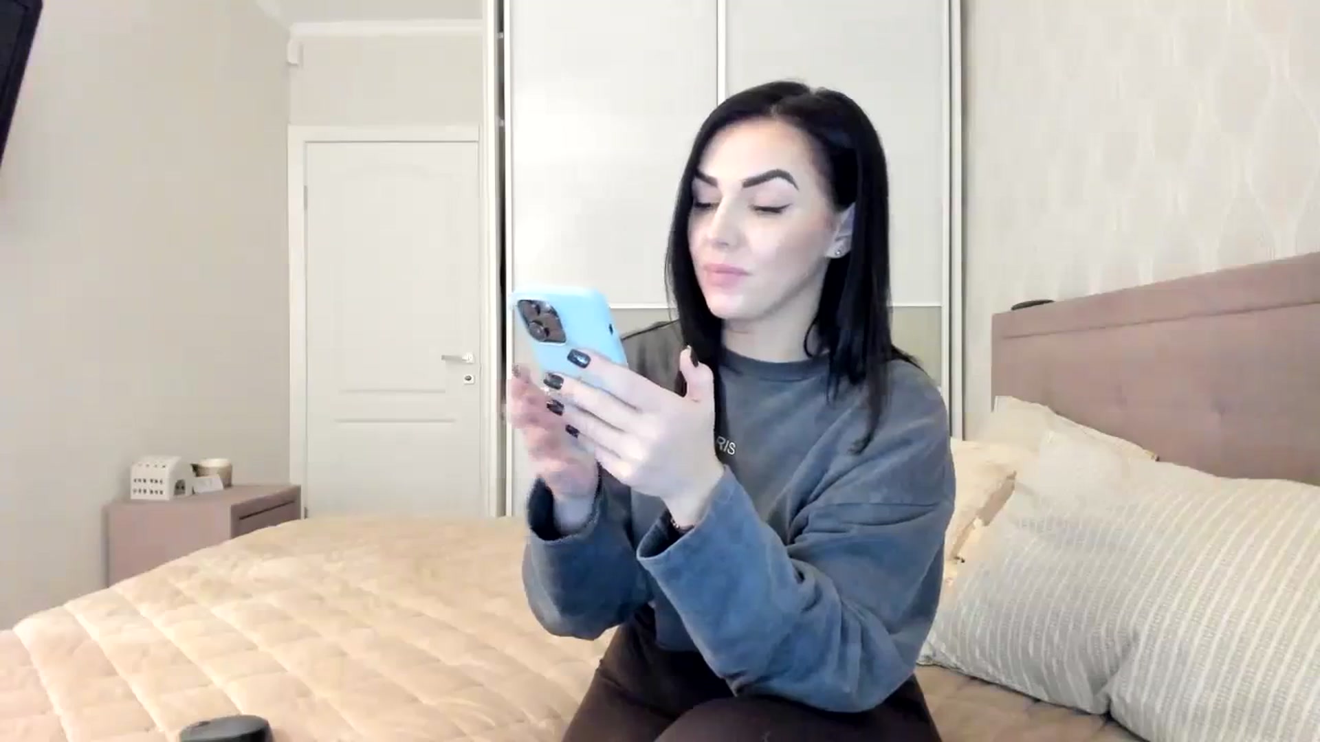 Gallery image thumbnail from MissNelly_'s myfreecams stream on, 01/24/2024, 14:00 image 9 of 20