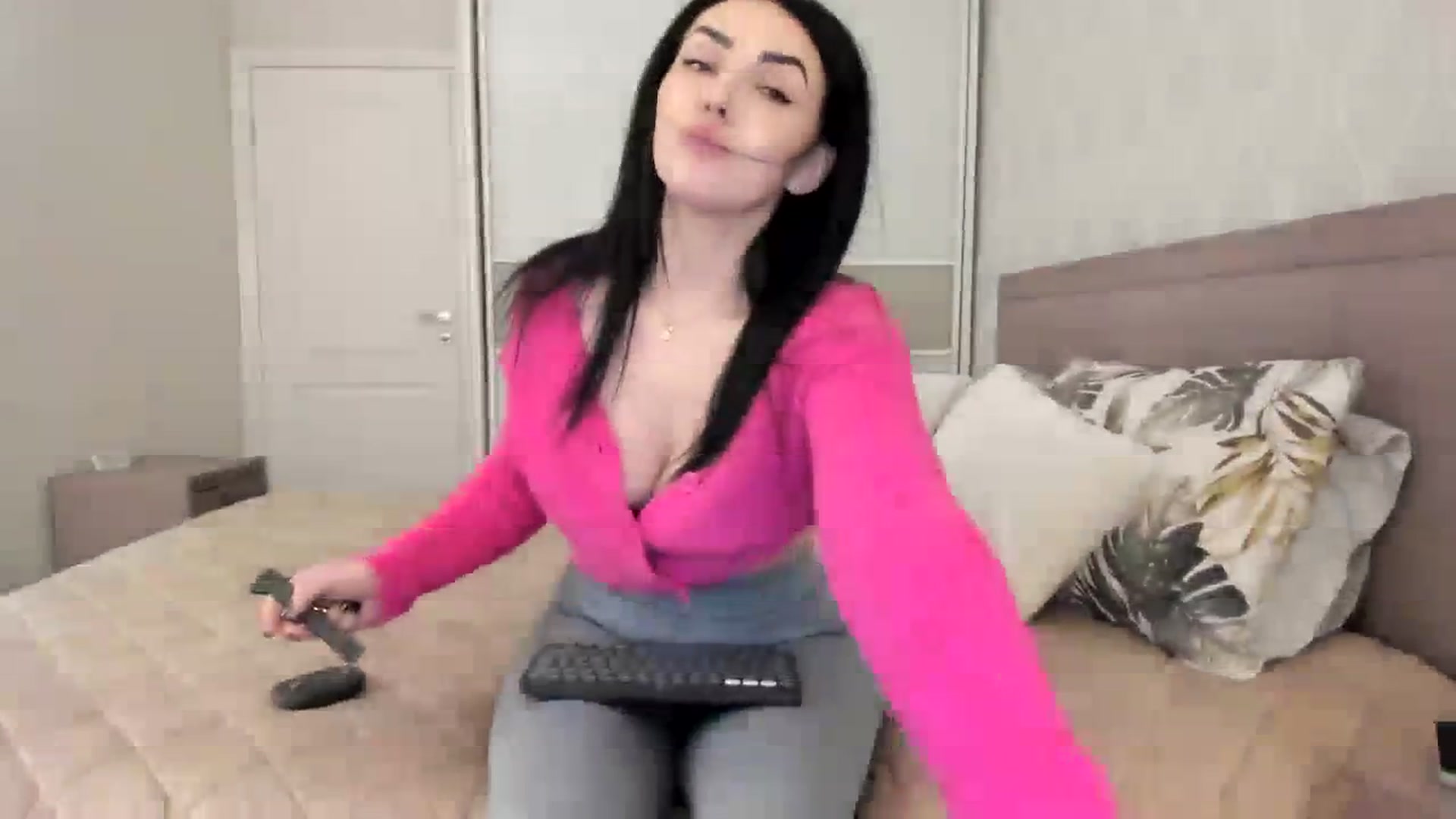 Gallery image thumbnail from MissNelly_'s myfreecams stream on, 02/05/2024, 17:28 image 10 of 20