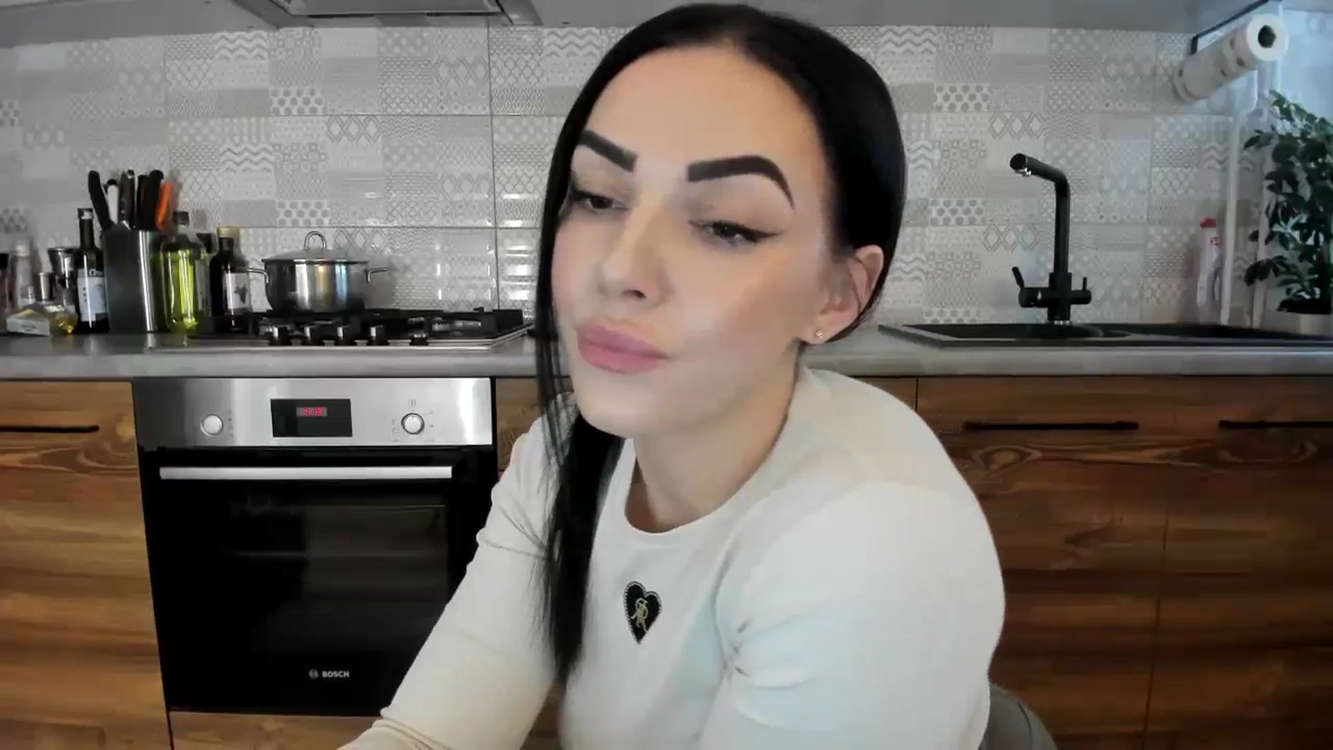 Gallery image thumbnail from MissNelly_'s myfreecams stream on, 02/09/2024, 12:36 image 13 of 20