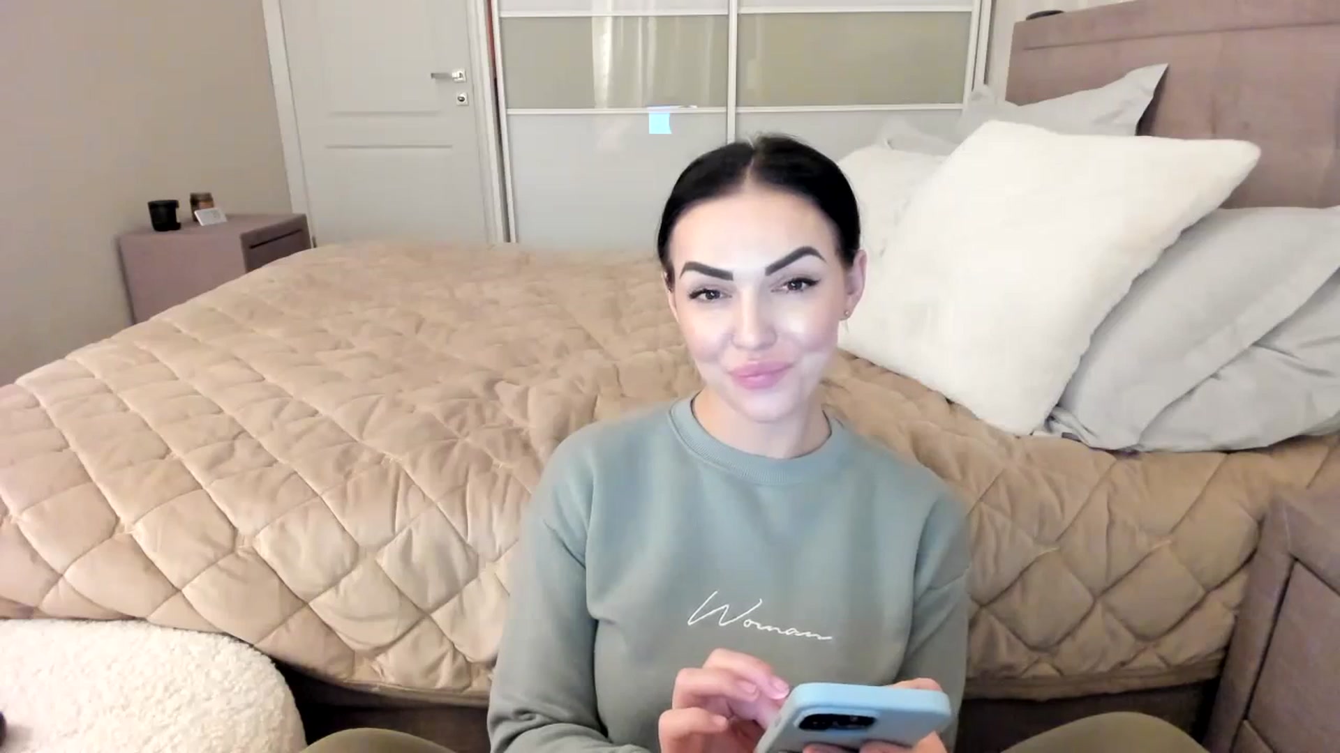 Gallery image thumbnail from MissNelly_'s myfreecams stream on, 02/11/2024, 15:56 image 17 of 20