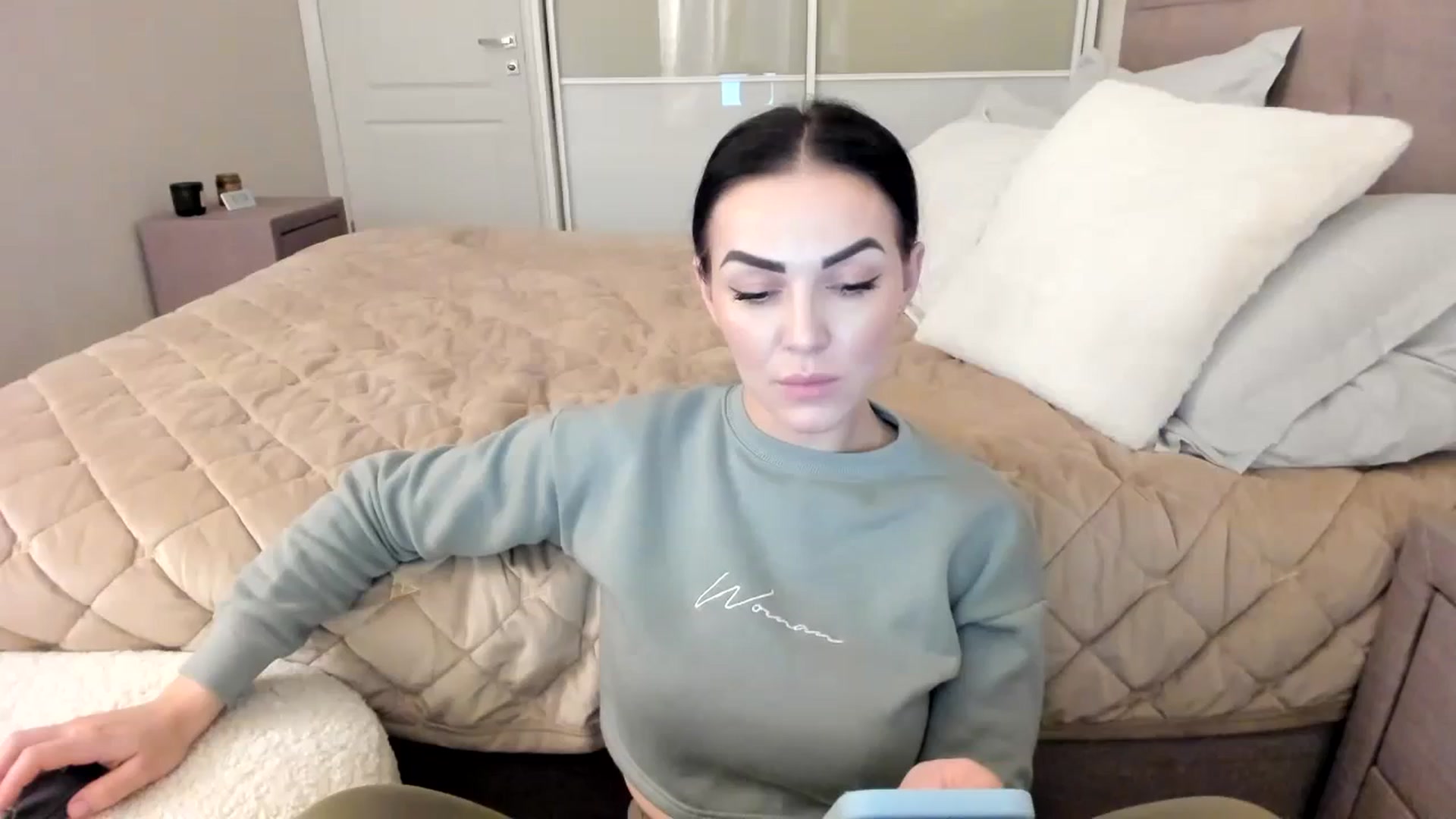 Gallery image thumbnail from MissNelly_'s myfreecams stream on, 02/11/2024, 15:56 image 1 of 20