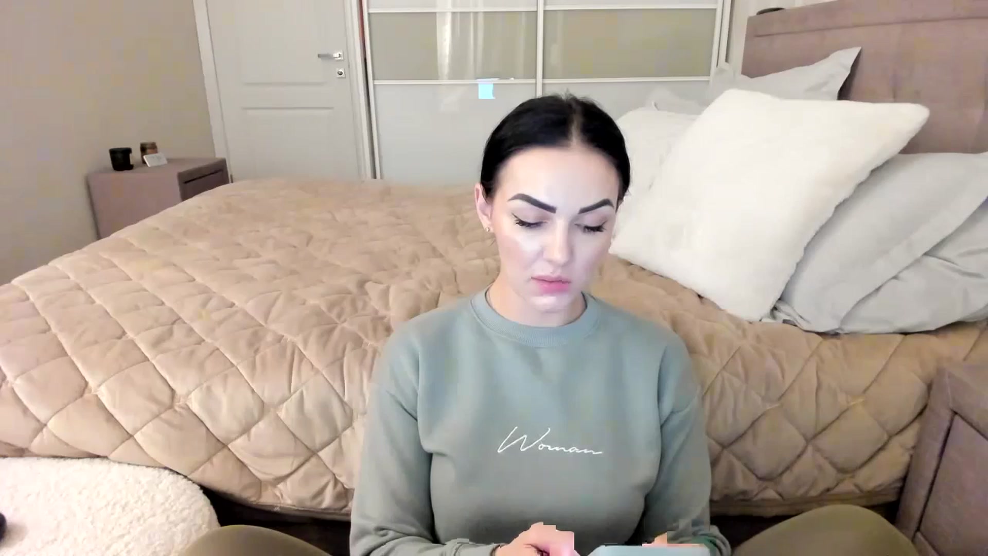 Gallery image thumbnail from MissNelly_'s myfreecams stream on, 02/11/2024, 15:56 image 15 of 20