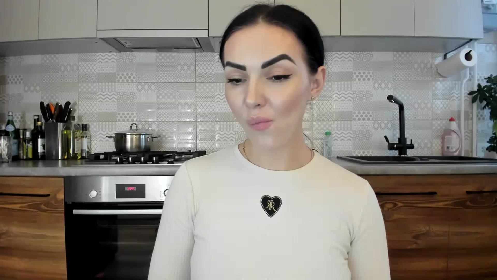 Gallery image thumbnail from MissNelly_'s myfreecams stream on, 02/13/2024, 13:34 image 12 of 20