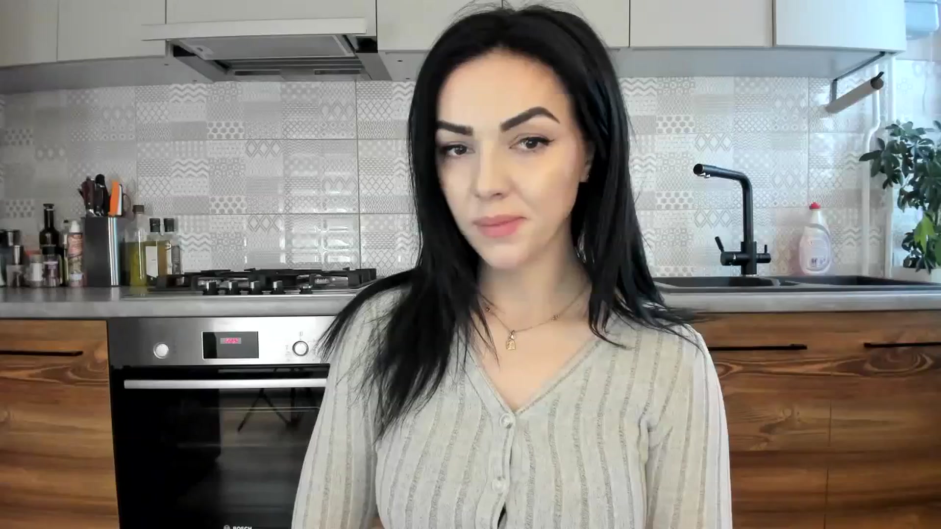 Gallery image thumbnail from MissNelly_'s myfreecams stream on, 02/18/2024, 14:14 image 14 of 20
