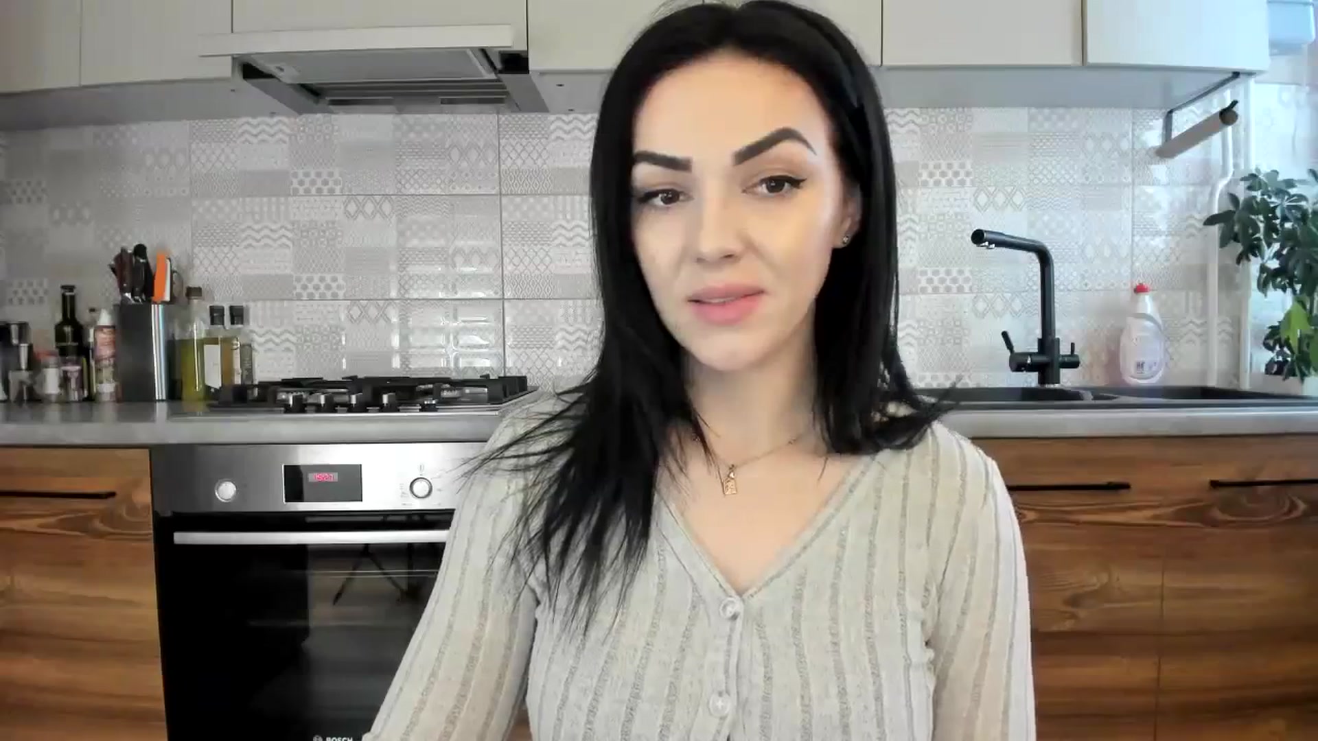 Gallery image thumbnail from MissNelly_'s myfreecams stream on, 02/18/2024, 14:14 image 13 of 20