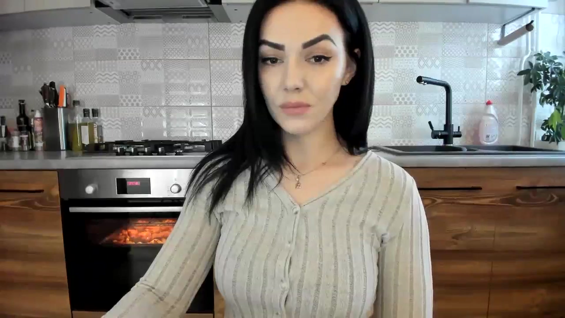 Gallery image thumbnail from MissNelly_'s myfreecams stream on, 02/18/2024, 14:14 image 2 of 20