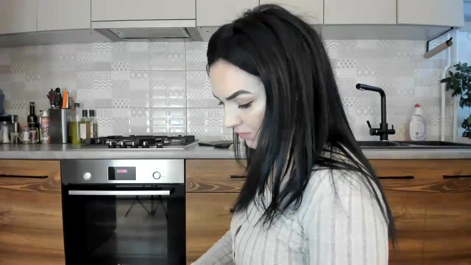 Gallery image thumbnail from MissNelly_'s myfreecams stream on, 02/18/2024, 15:44 image 16 of 20