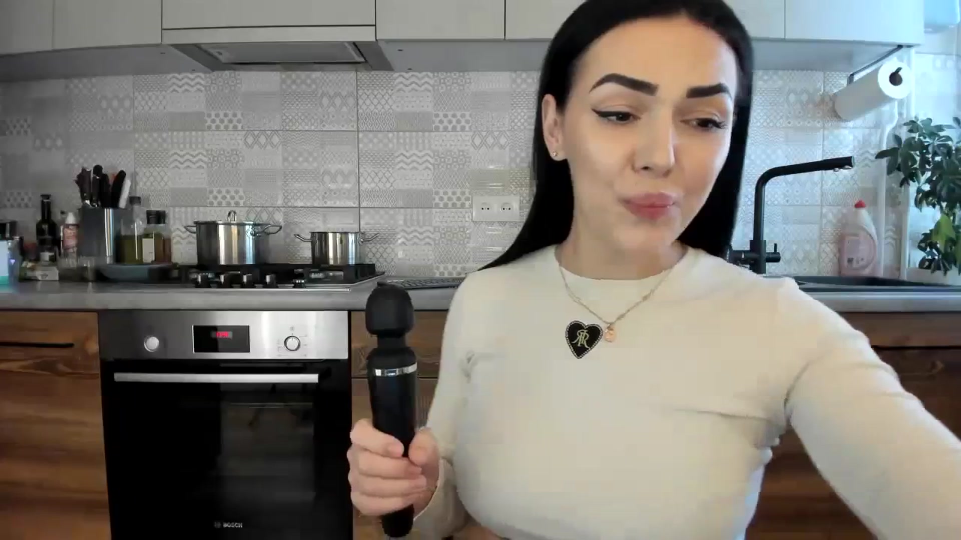 Gallery image thumbnail from MissNelly_'s myfreecams stream on, 02/19/2024, 11:40 image 19 of 20