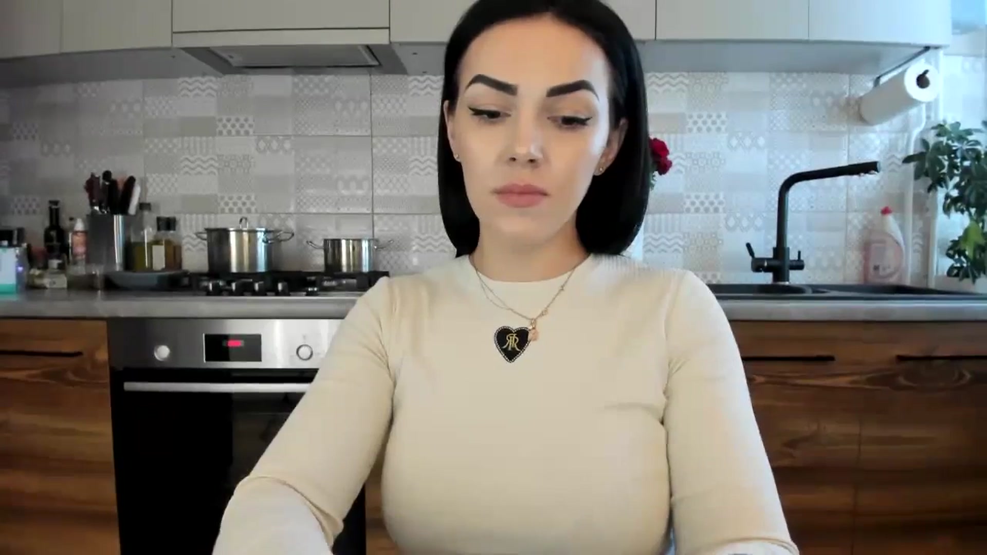Gallery image thumbnail from MissNelly_'s myfreecams stream on, 02/19/2024, 11:40 image 5 of 20