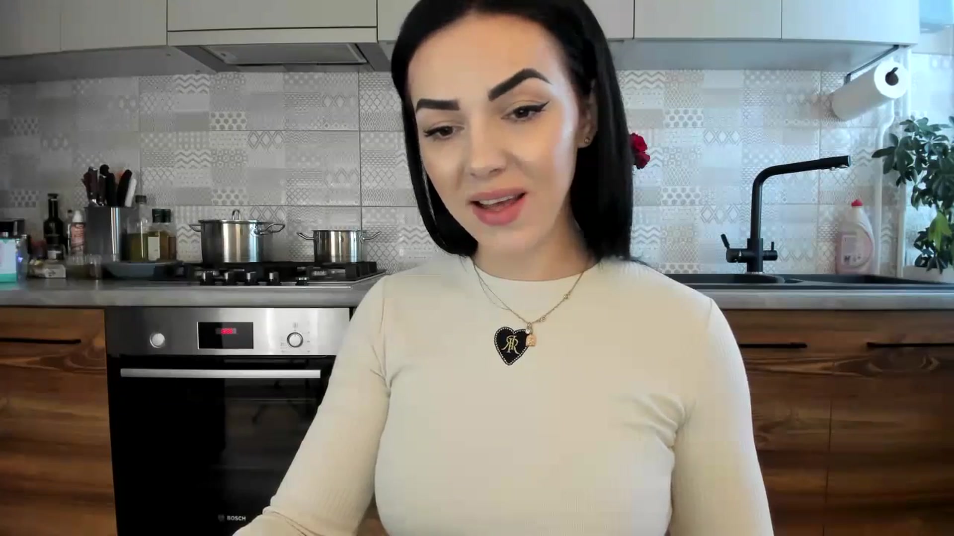 Gallery image thumbnail from MissNelly_'s myfreecams stream on, 02/19/2024, 11:40 image 9 of 20
