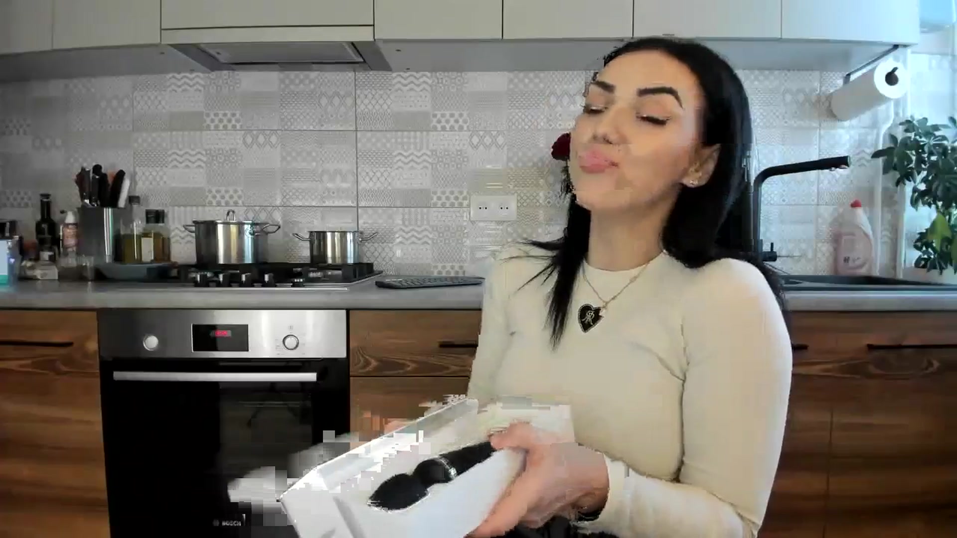 Gallery image thumbnail from MissNelly_'s myfreecams stream on, 02/19/2024, 11:40 image 18 of 20