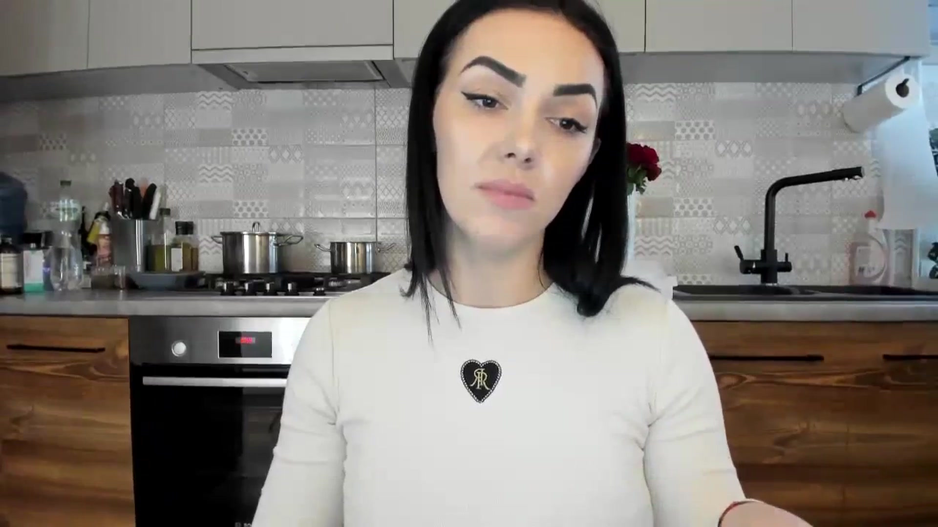 Gallery image thumbnail from MissNelly_'s myfreecams stream on, 02/19/2024, 14:24 image 15 of 20