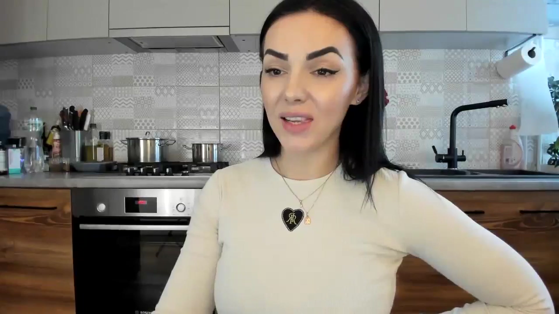 Gallery image thumbnail from MissNelly_'s myfreecams stream on, 02/19/2024, 14:24 image 2 of 20