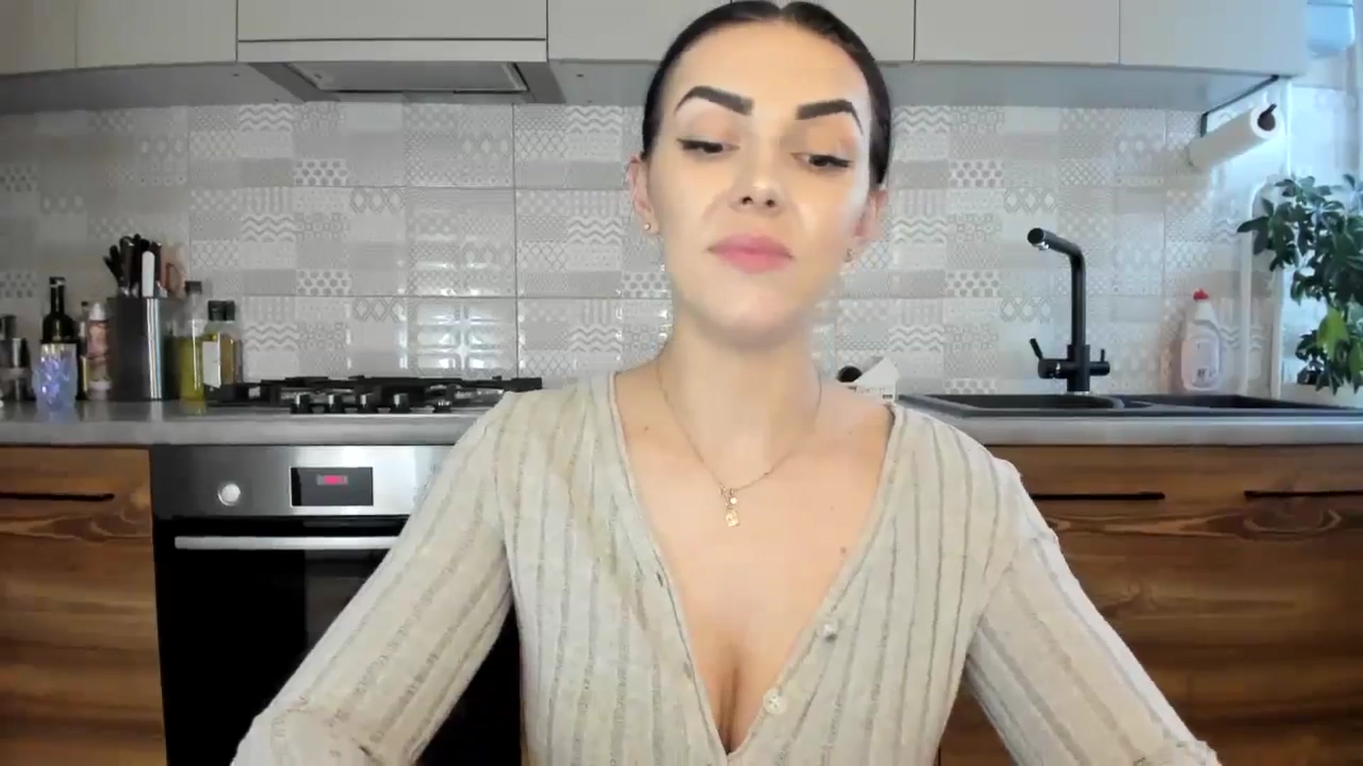 Gallery image thumbnail from MissNelly_'s myfreecams stream on, 02/20/2024, 13:42 image 14 of 20