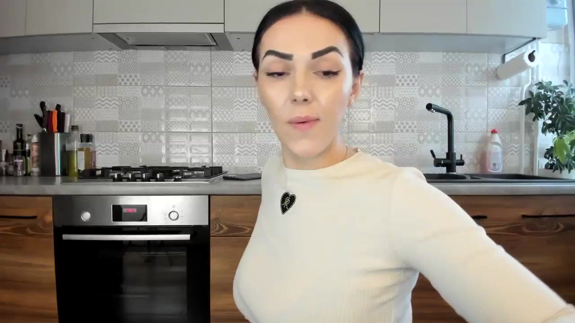 Gallery image thumbnail from MissNelly_'s myfreecams stream on, 02/23/2024, 12:57 image 12 of 20