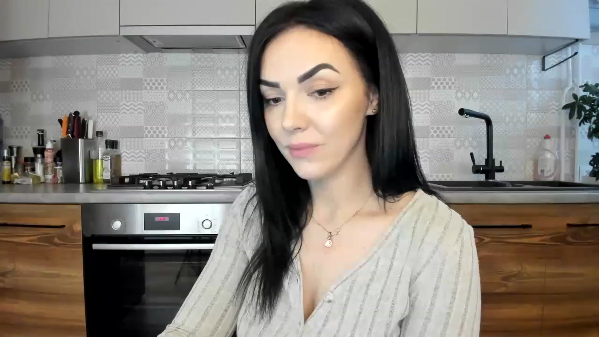 Gallery image thumbnail from MissNelly_'s myfreecams stream on, 02/25/2024, 14:10 image 18 of 20